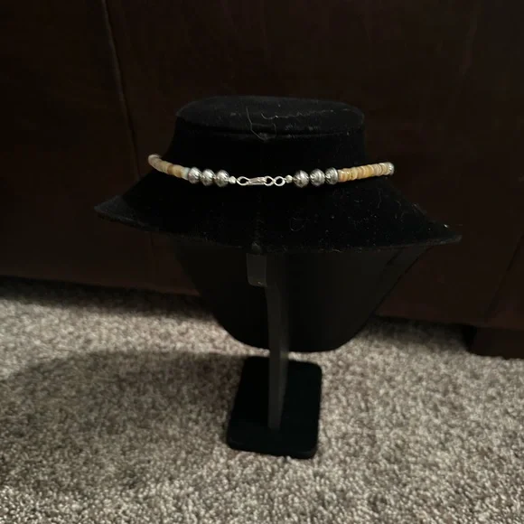 Hand Crafted Yellow/Gold Quartz/Shell & Sterling Silver Necklace “One of a Kind” - Picture 3 of 3